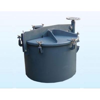 Oiltight hatch cover